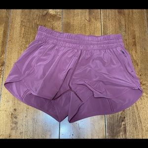 Lululemon- Tracker Shorts 4”
